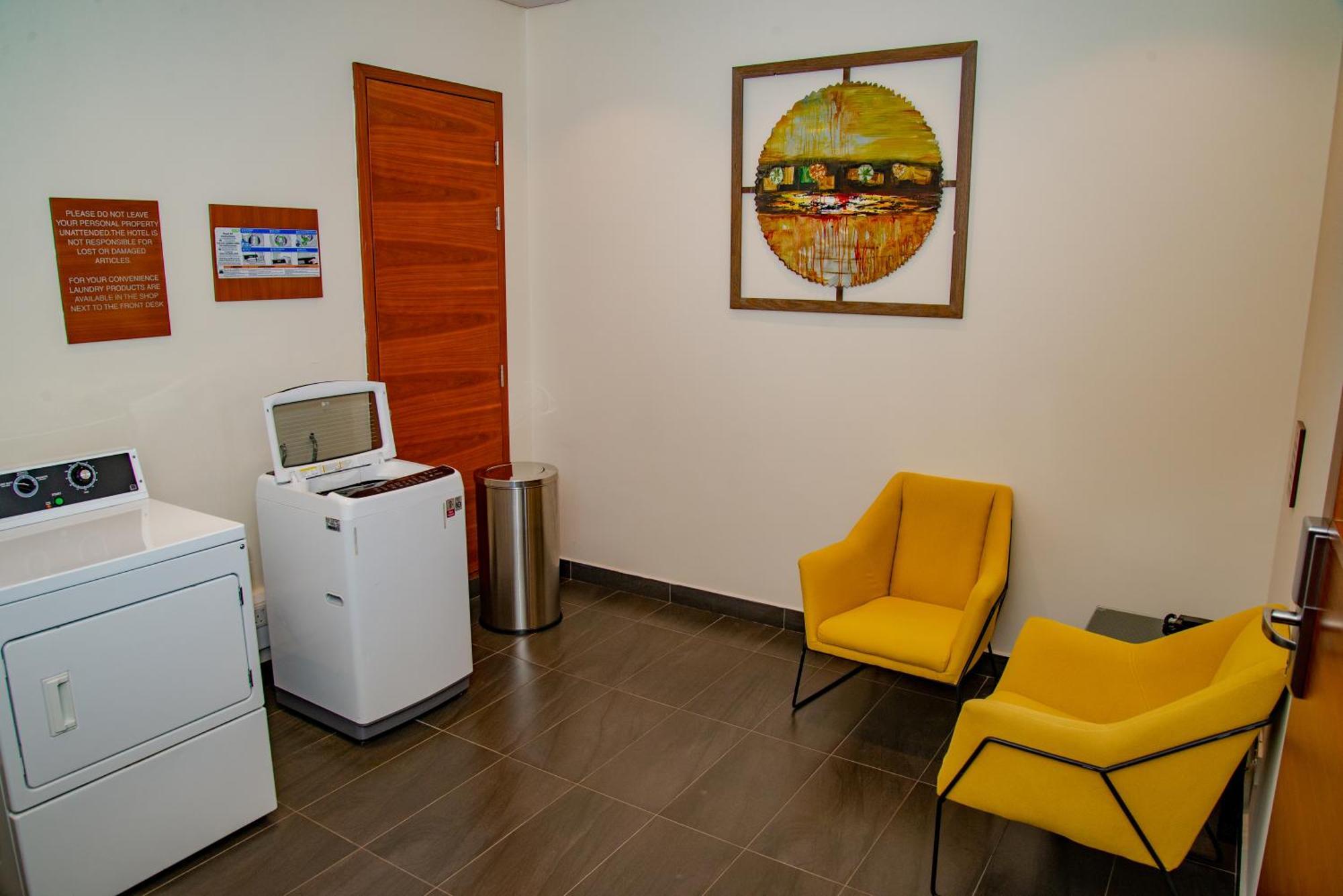 Hilton Garden Airport होटल 4*